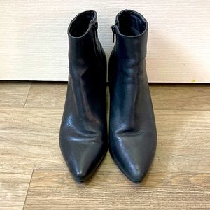 Women’s Black Aldo Leather Boots Size 7.5 - EUC